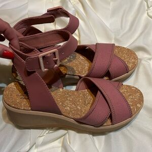 Women’s Clarks Cloudsteppers Wedges